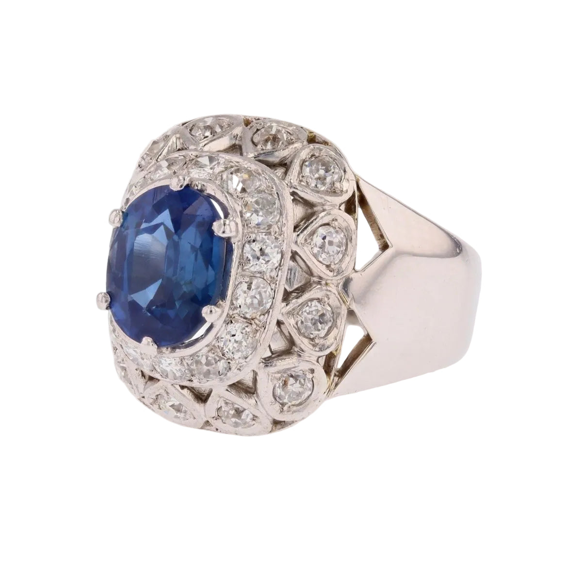 Bague dôme en or blanc et platine saphir et diamants - Castafiore