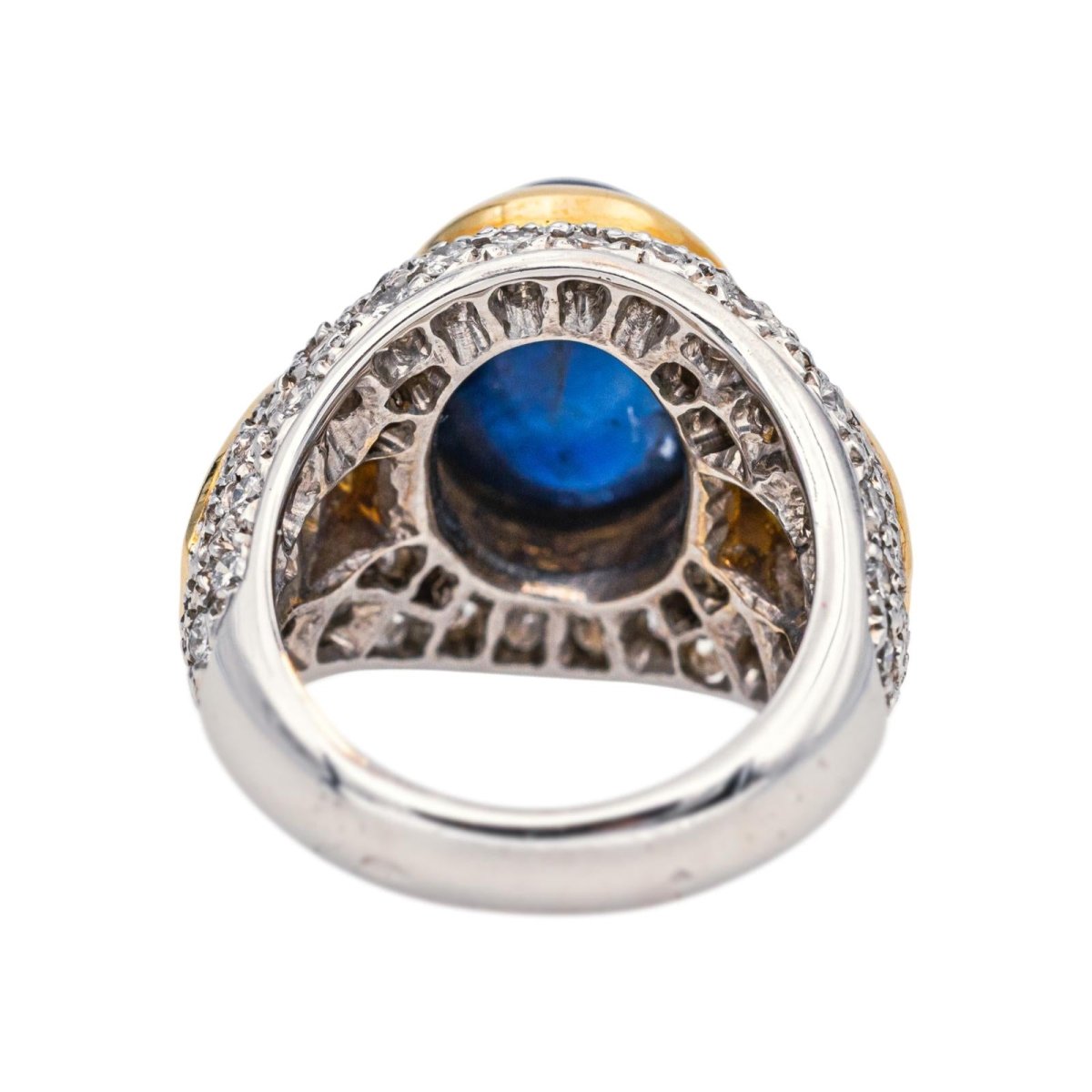 Bague Dôme en or blanc, or jaune, saphirs et diamants - Castafiore