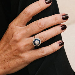 Bague Dôme en or blanc, saphirs et diamants - Castafiore