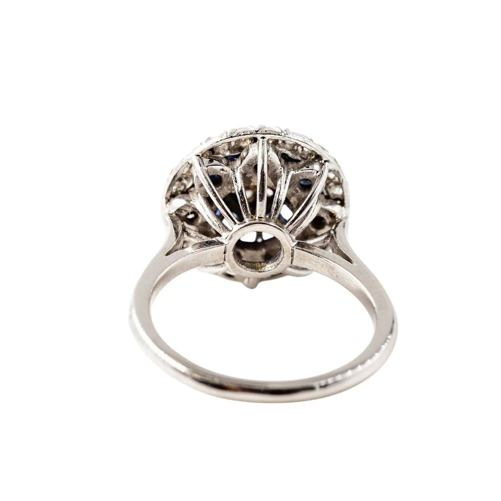 Bague Dôme en or blanc, saphirs et diamants - Castafiore