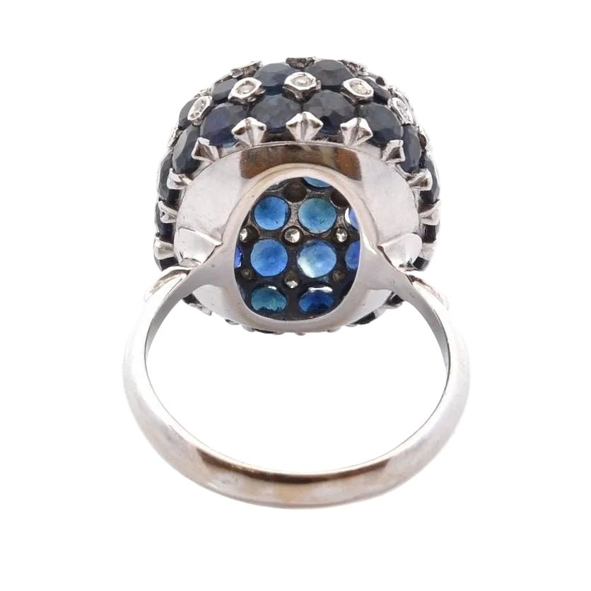 Bague Dôme en or blanc, saphirs et diamants - Castafiore