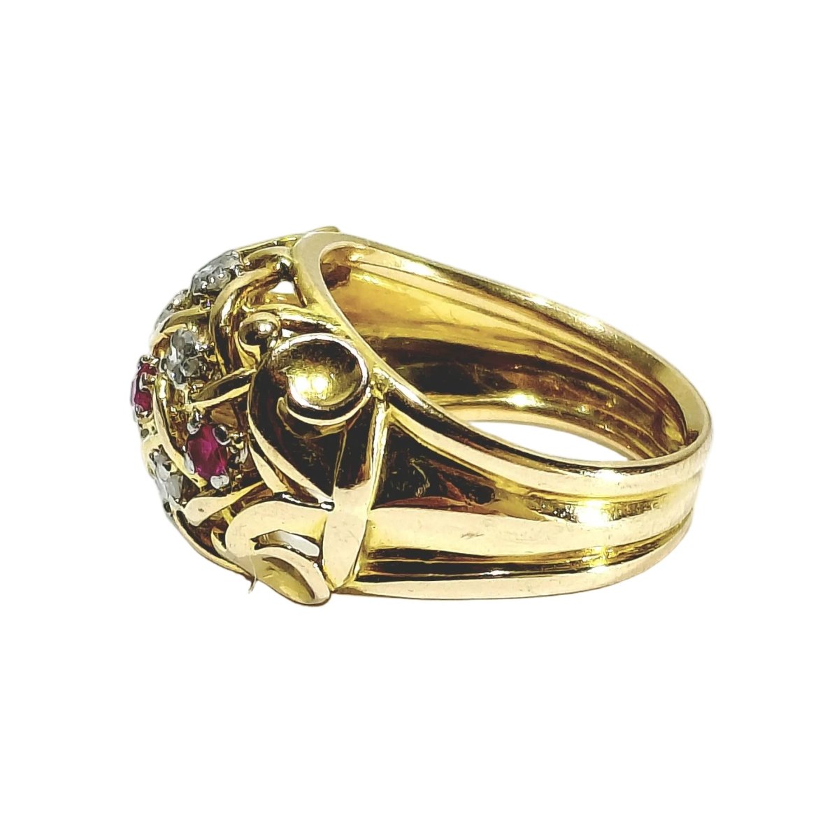 Bague Dôme en or champagne, rubis et diamants - Castafiore