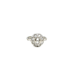 Bague dôme en or gris et diamants - Castafiore
