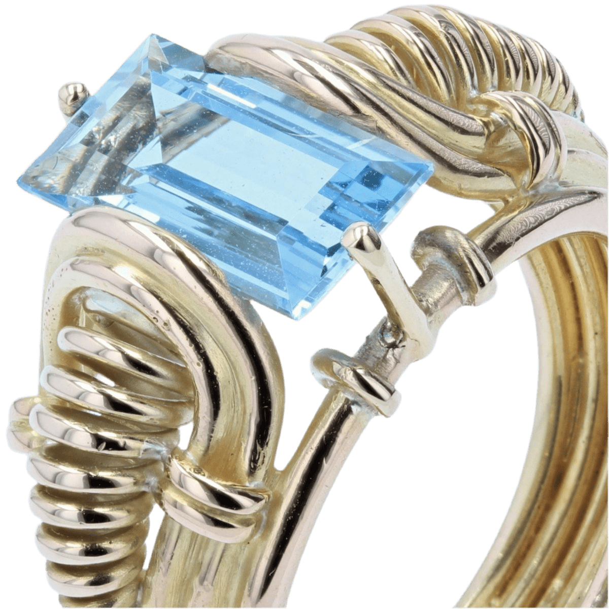 Bague Dôme en or jaune et aigue - marine - Castafiore