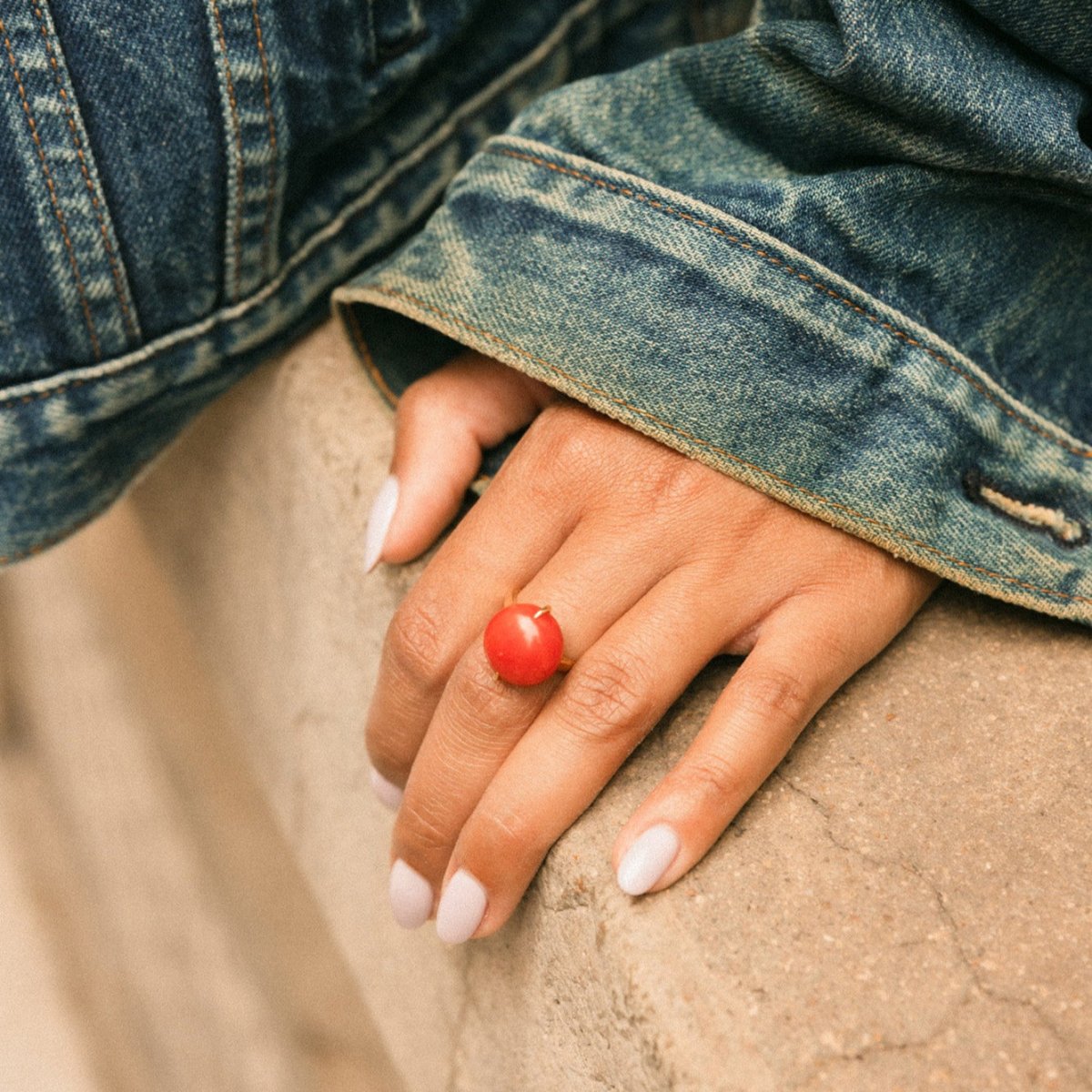 Bague Dôme en or jaune et corail
