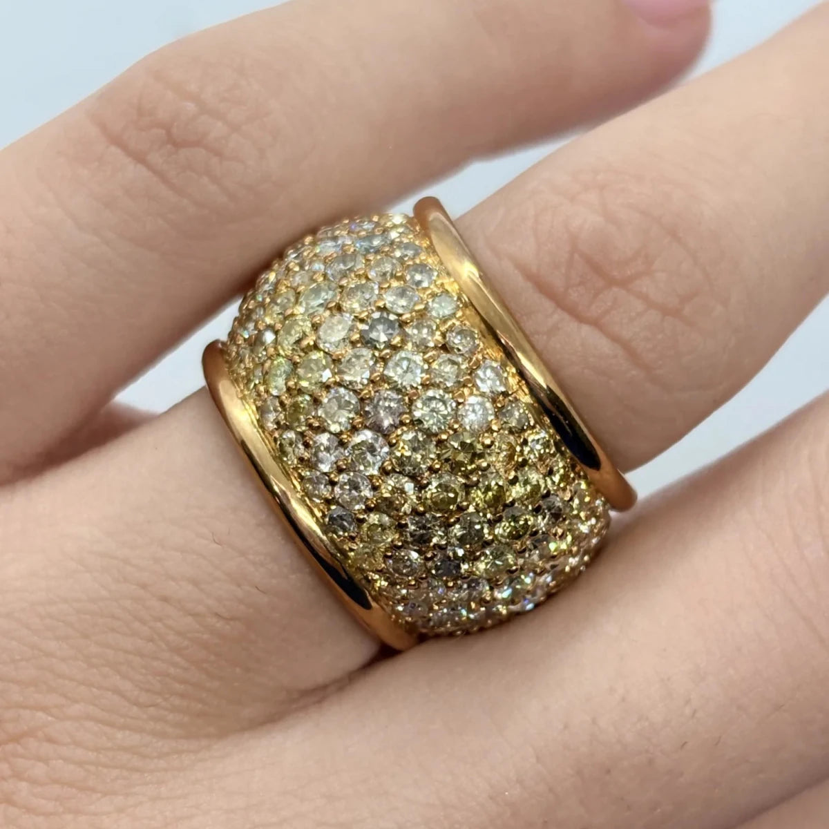 Bague Dôme en or jaune et diamants - Castafiore