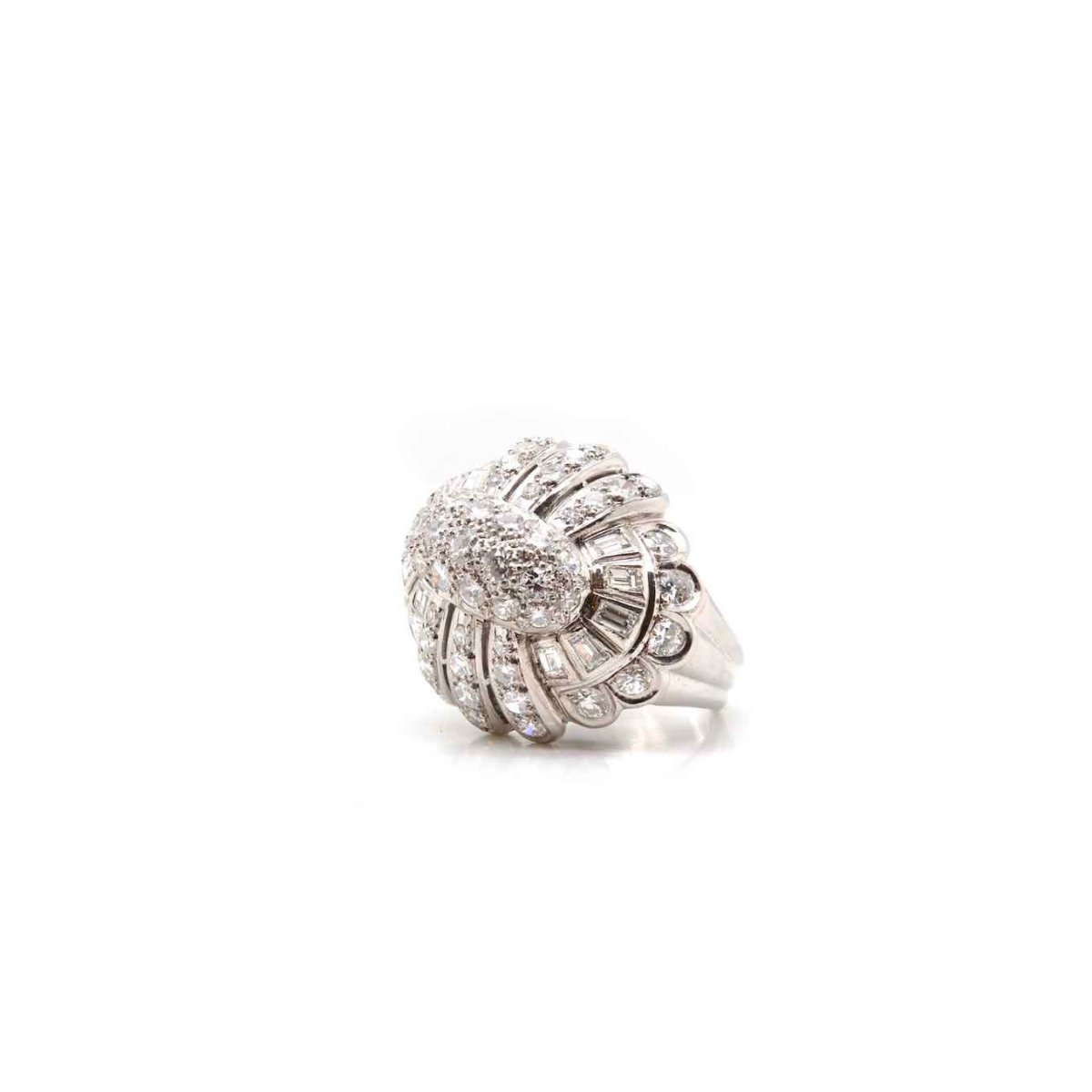 Bague Dôme en platine et diamants - Castafiore