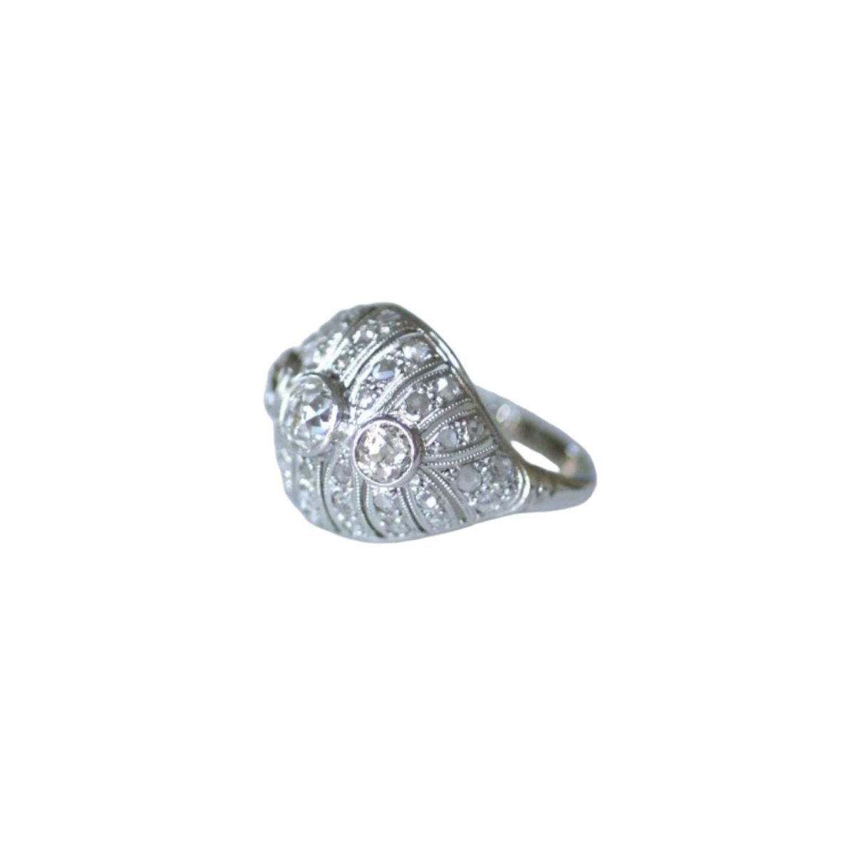 Bague Dôme en platine et diamants - Castafiore