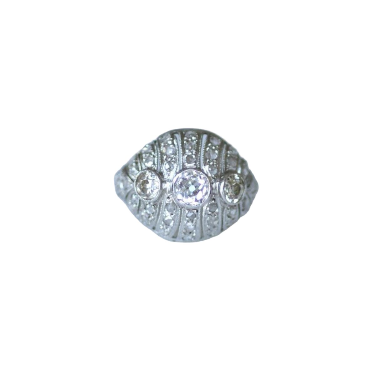 Bague Dôme en platine et diamants - Castafiore