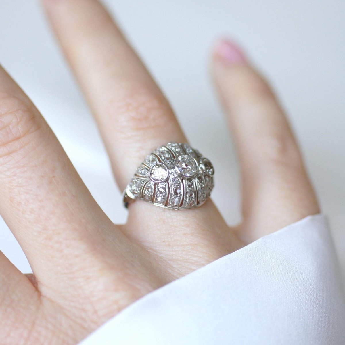 Bague Dôme en platine et diamants - Castafiore