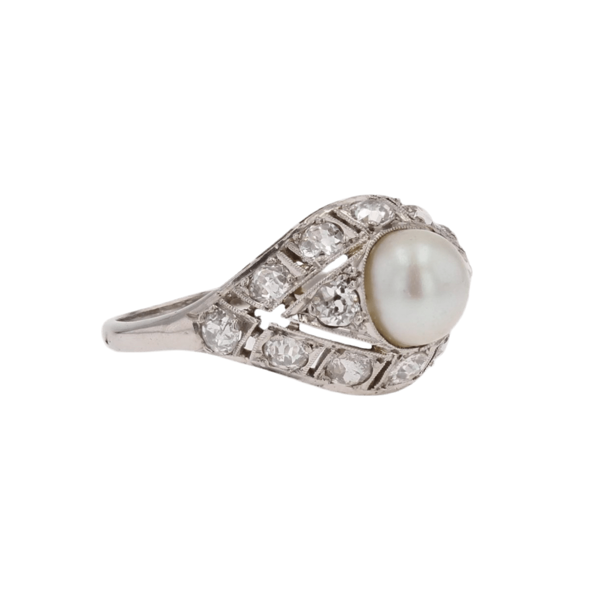 Bague Dôme en platine, perle et diamants - Castafiore