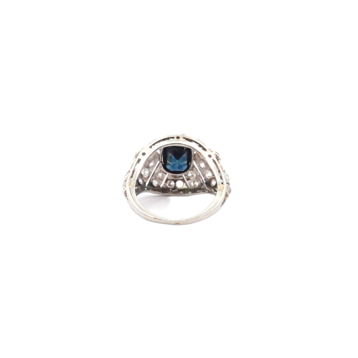 Bague Dôme en platine, saphir et diamants - Castafiore