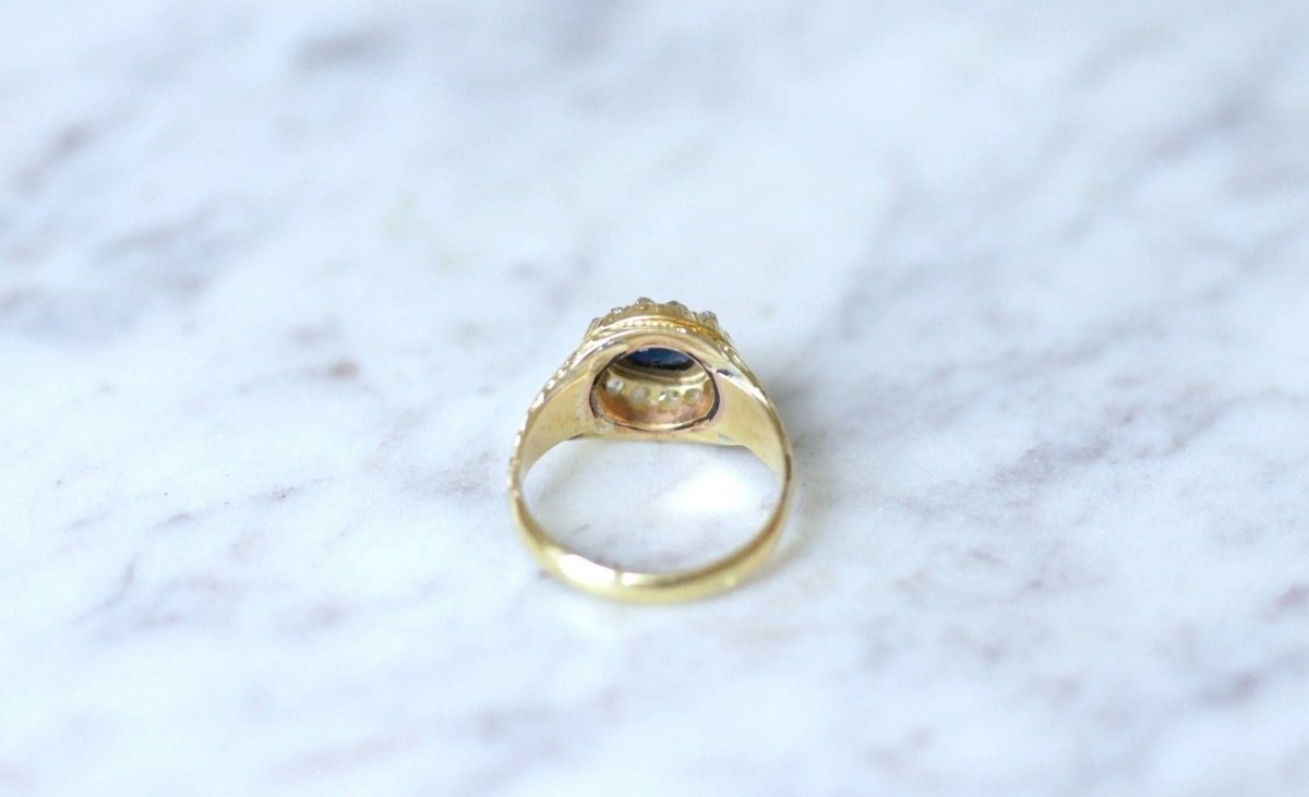 Bague dôme saphir entourage diamants - Castafiore