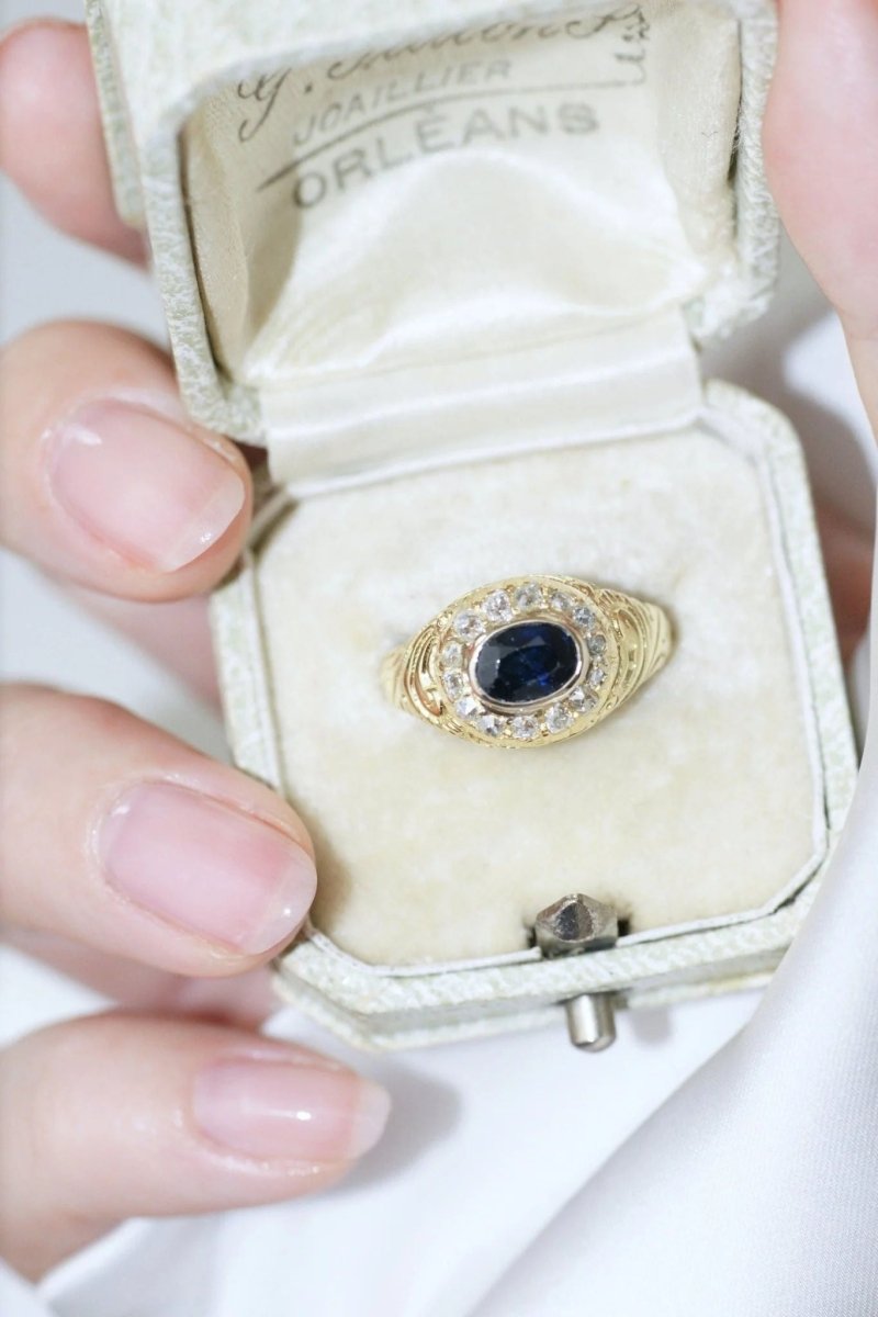 Bague dôme saphir entourage diamants - Castafiore