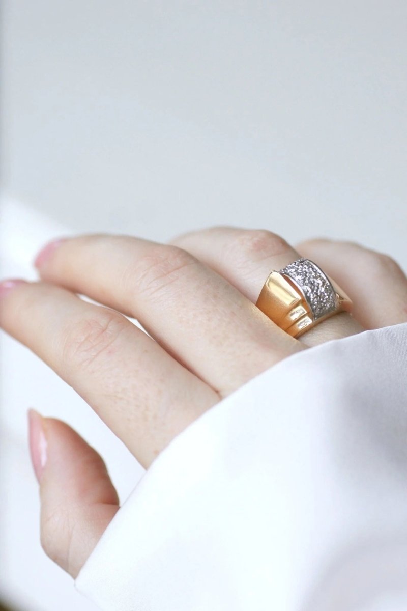 Bague Dome Tank diamants, or et platine - Castafiore