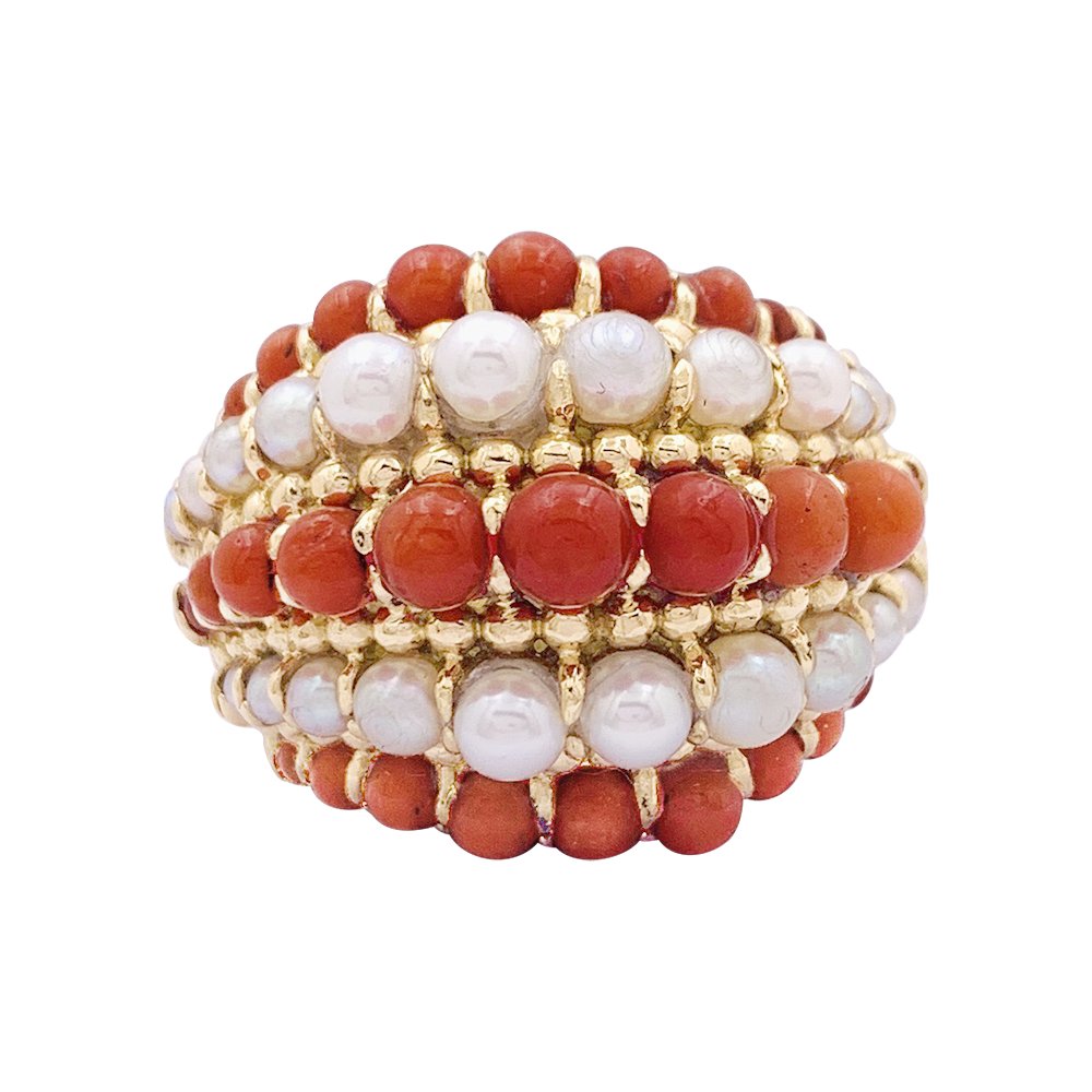 Bague dôme Van Cleef & Arpels, "Twist", or jaune, corail, perles. - Castafiore