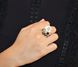 Bague Double Fleur nacre et diamants - Castafiore