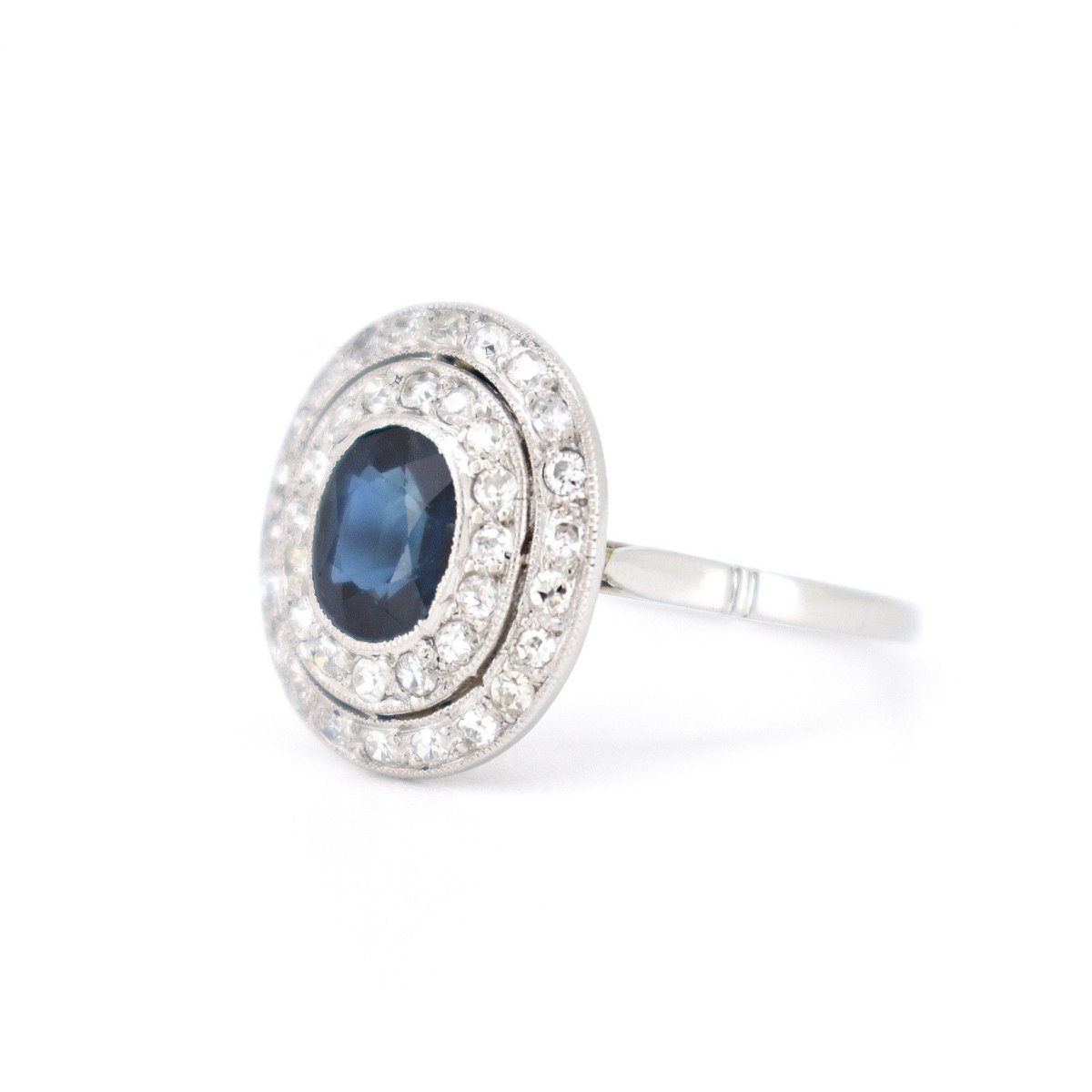 Bague Double Halo, Art Déco, Or 18 Carats, Saphir et Diamants - Castafiore