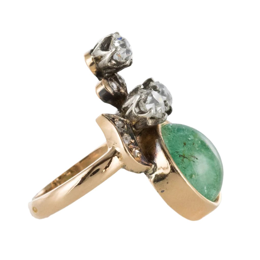 Bague duchesse émeraude cabochon et diamants - Castafiore