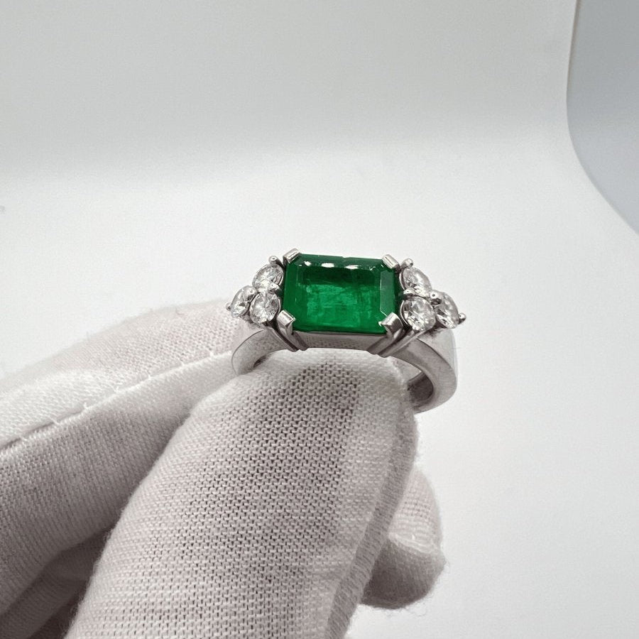 Bague ÉMERAUDE 2,40 ct et diamants en or blanc - Castafiore