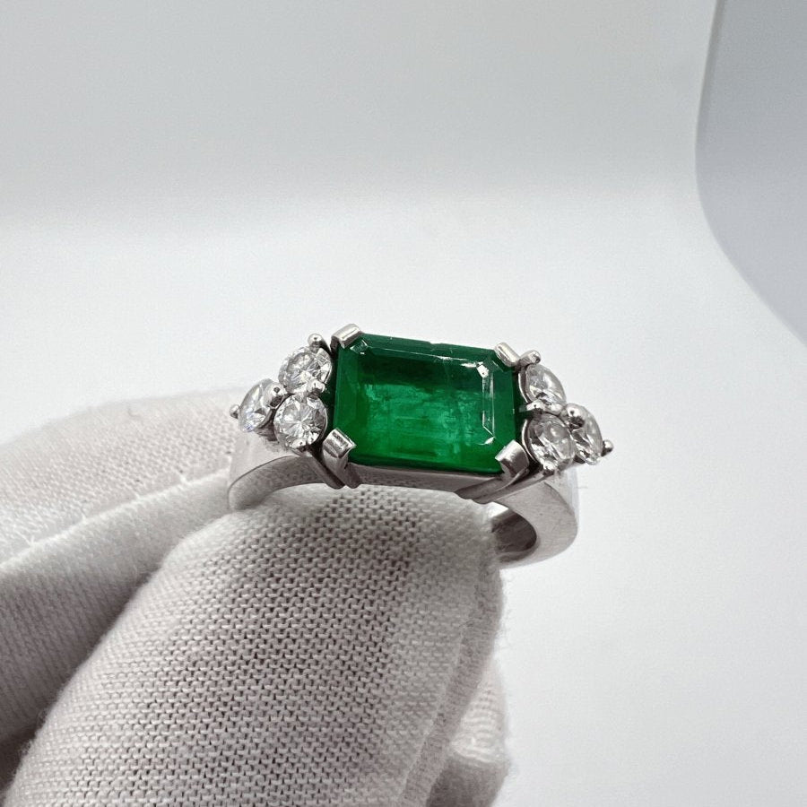 Bague ÉMERAUDE 2,40 ct et diamants en or blanc - Castafiore