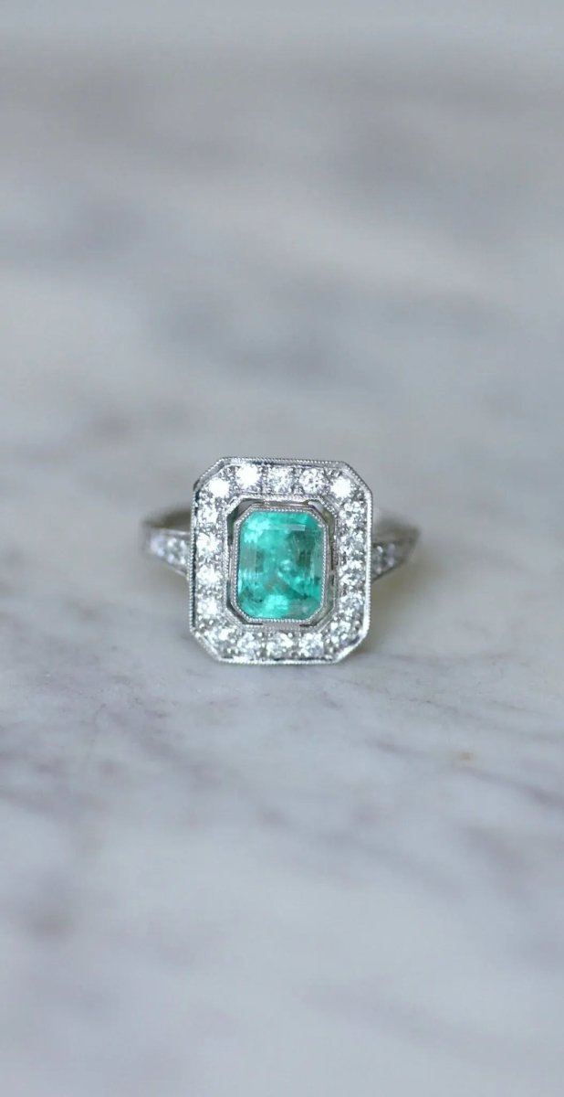 Bague Émeraude Colombienne 2.00 Cts et Diamants Style Art Déco - Castafiore