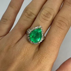 Bague ÉMERAUDE de Colombie en or jaune et diamants - Castafiore