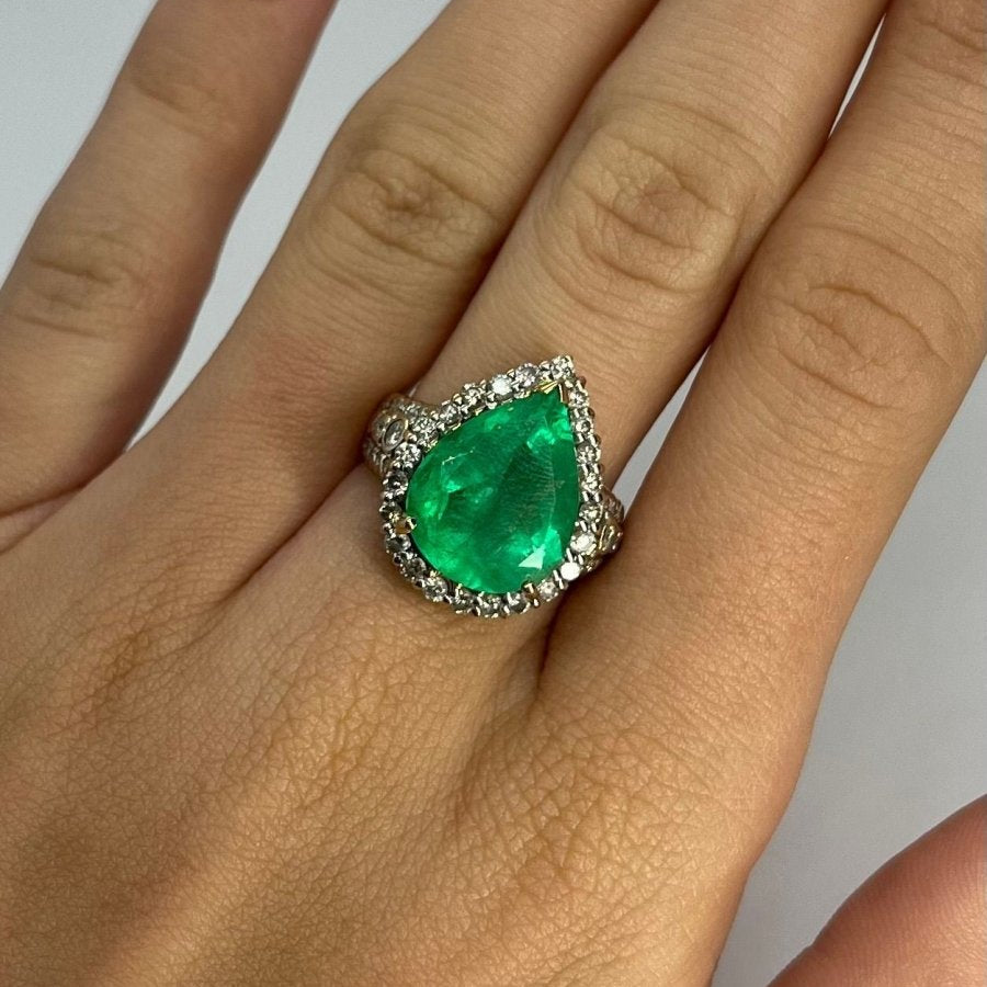 Bague ÉMERAUDE de Colombie en or jaune et diamants - Castafiore