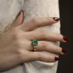 Bague Emeraude de Colombie et diamants baguettes en or jaune 18k. Taille 50 - 51 - Castafiore