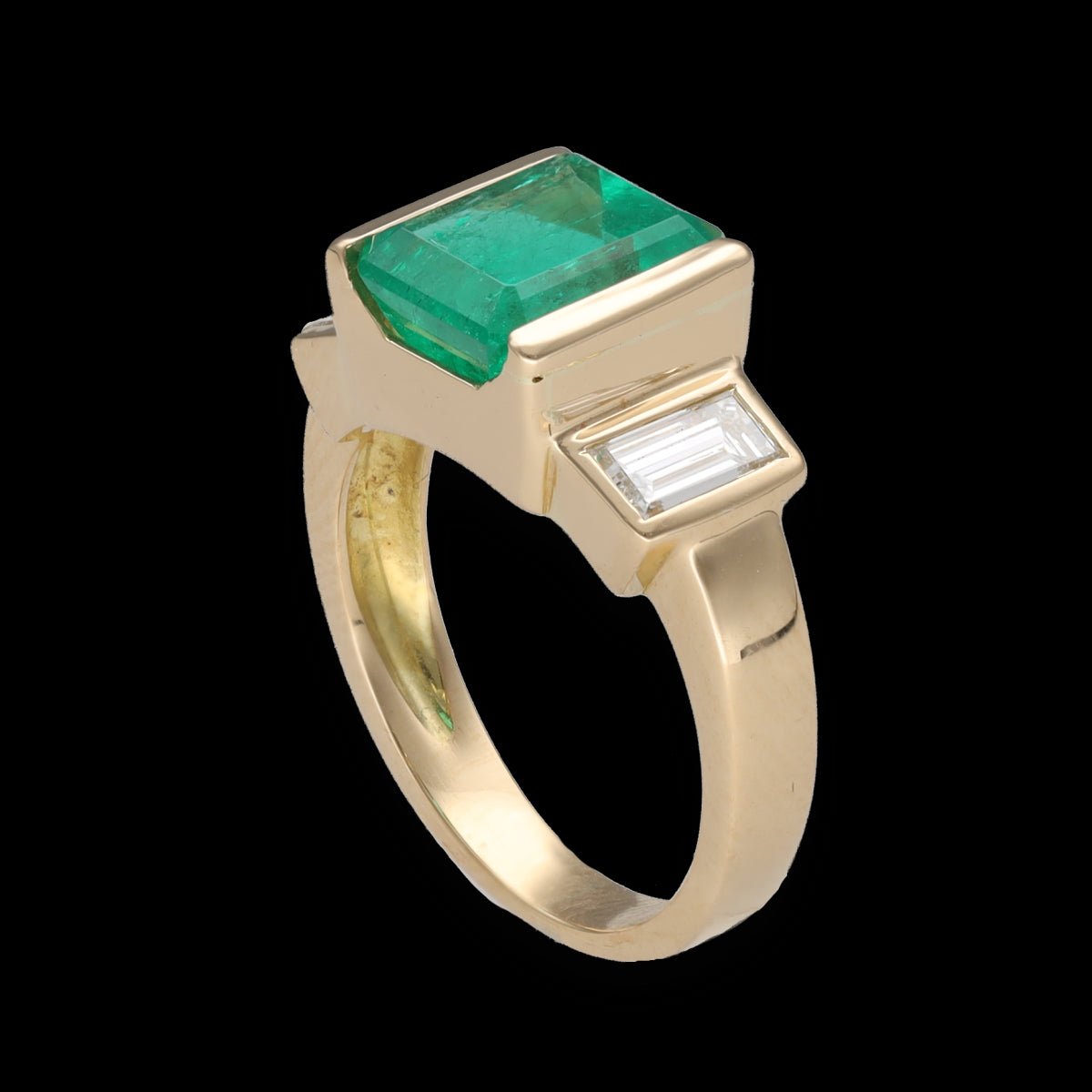 Bague Emeraude de Colombie et diamants baguettes en or jaune 18k. Taille 50 - 51 - Castafiore