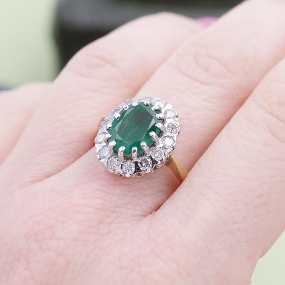 Bague émeraude diamants 2,61 cts en or - Castafiore