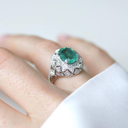 Bague EMERAUDE Dôme en or blanc et diamants - Castafiore