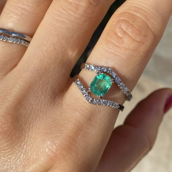 Bague Émeraude en or blanc et diamants - Castafiore