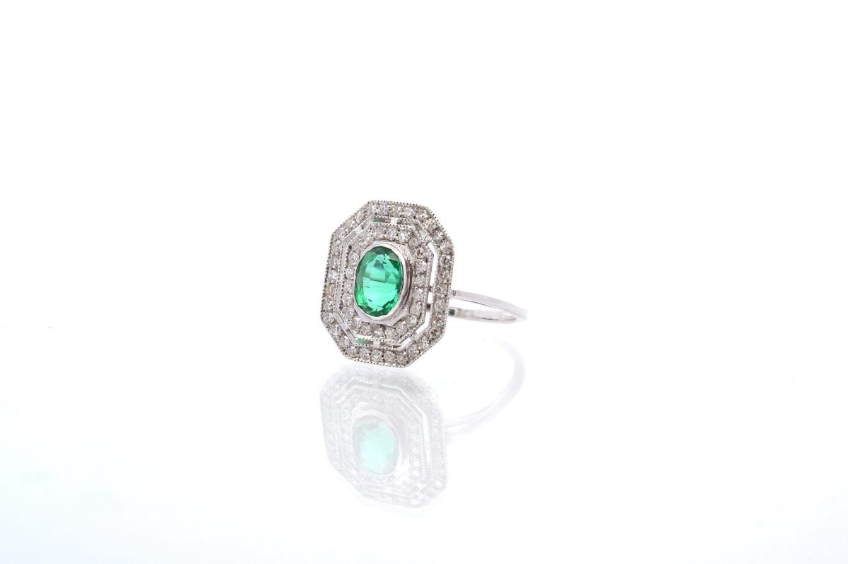 Bague émeraude entourage diamants - Castafiore