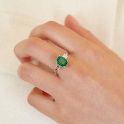 Bague Émeraude et Diamants en Or Blanc 18k - Castafiore