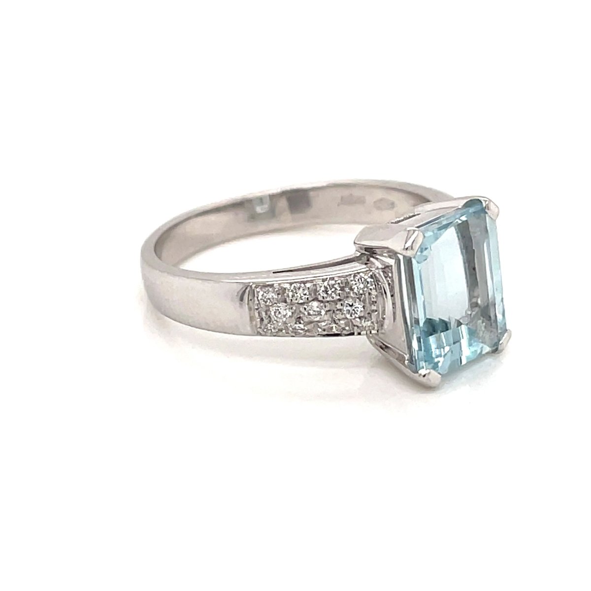 Bague en or avec aigue - marine et diamant de 2,5 carats - Castafiore