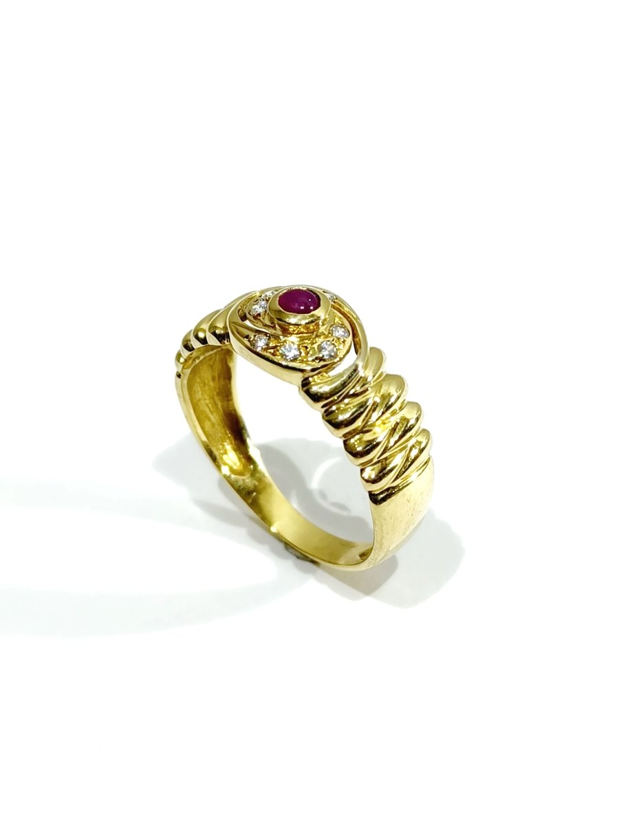 Bague en or avec rubis et diamants - Castafiore