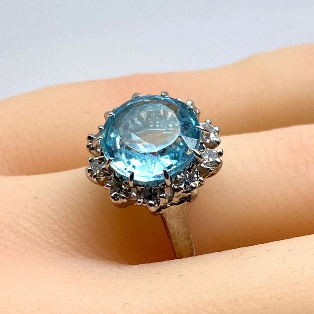 Bague en or blanc 18 carats, aigue marine et diamants - Castafiore