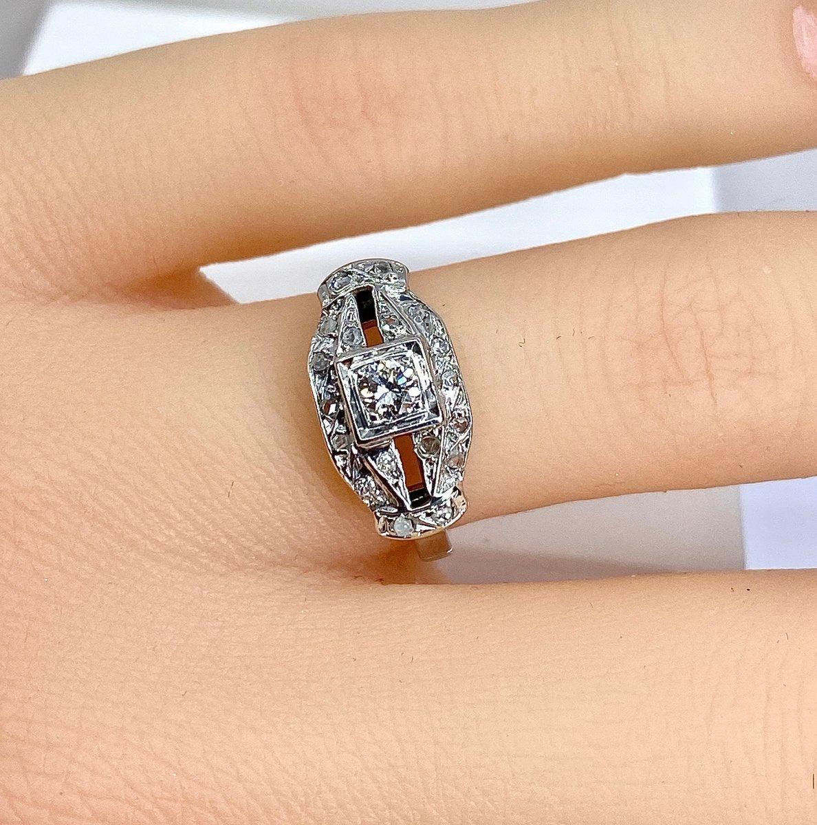 Bague en or blanc 18 carats et diamants Art Deco - Castafiore