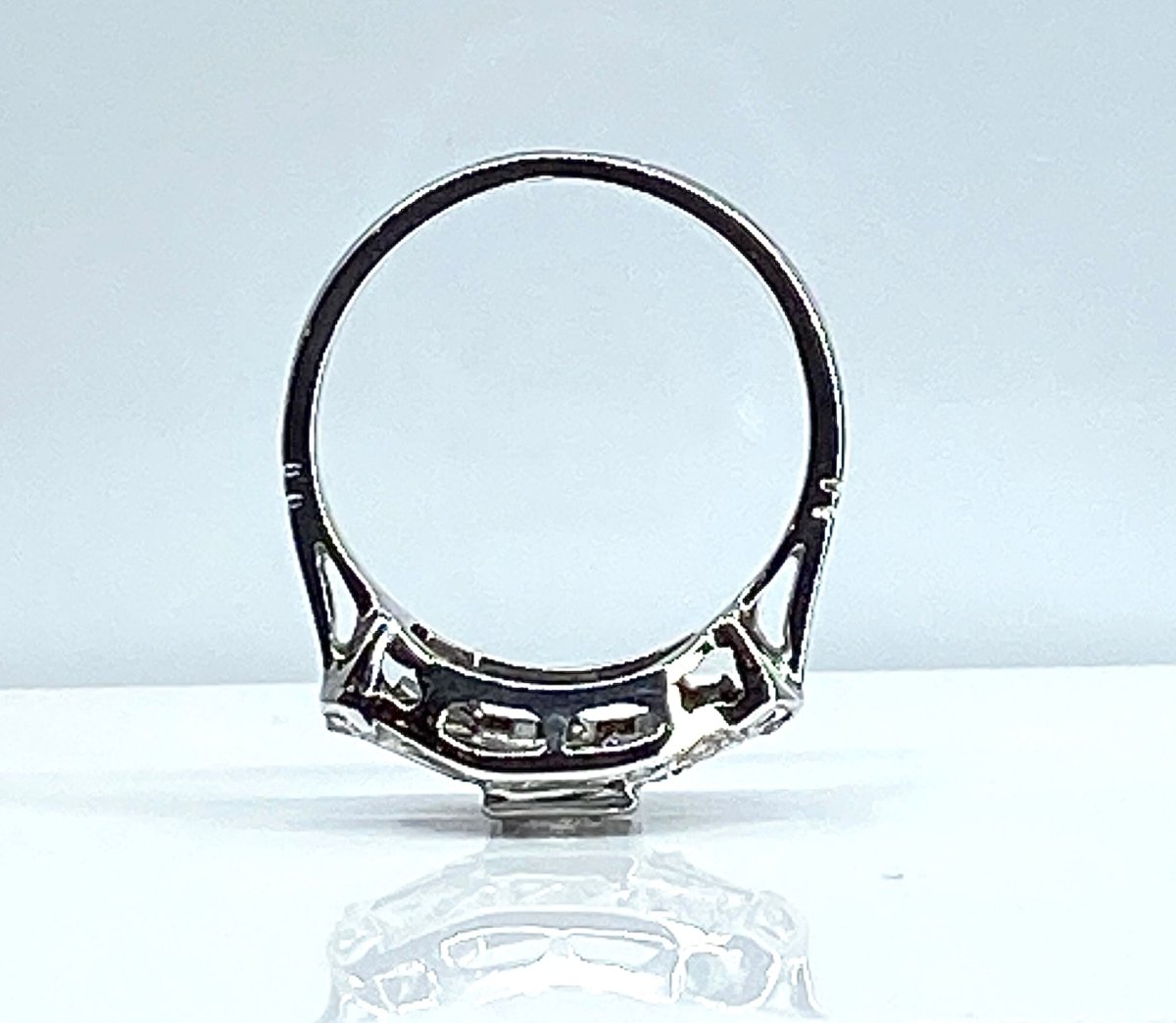 Bague en or blanc 18 carats et diamants Art Deco - Castafiore