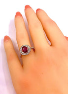 Bague en or blanc 18 carats, rubis 1,28 carat Birman et diamants - Castafiore