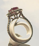 Bague en or blanc 18 carats, rubis 1,28 carat Birman et diamants - Castafiore