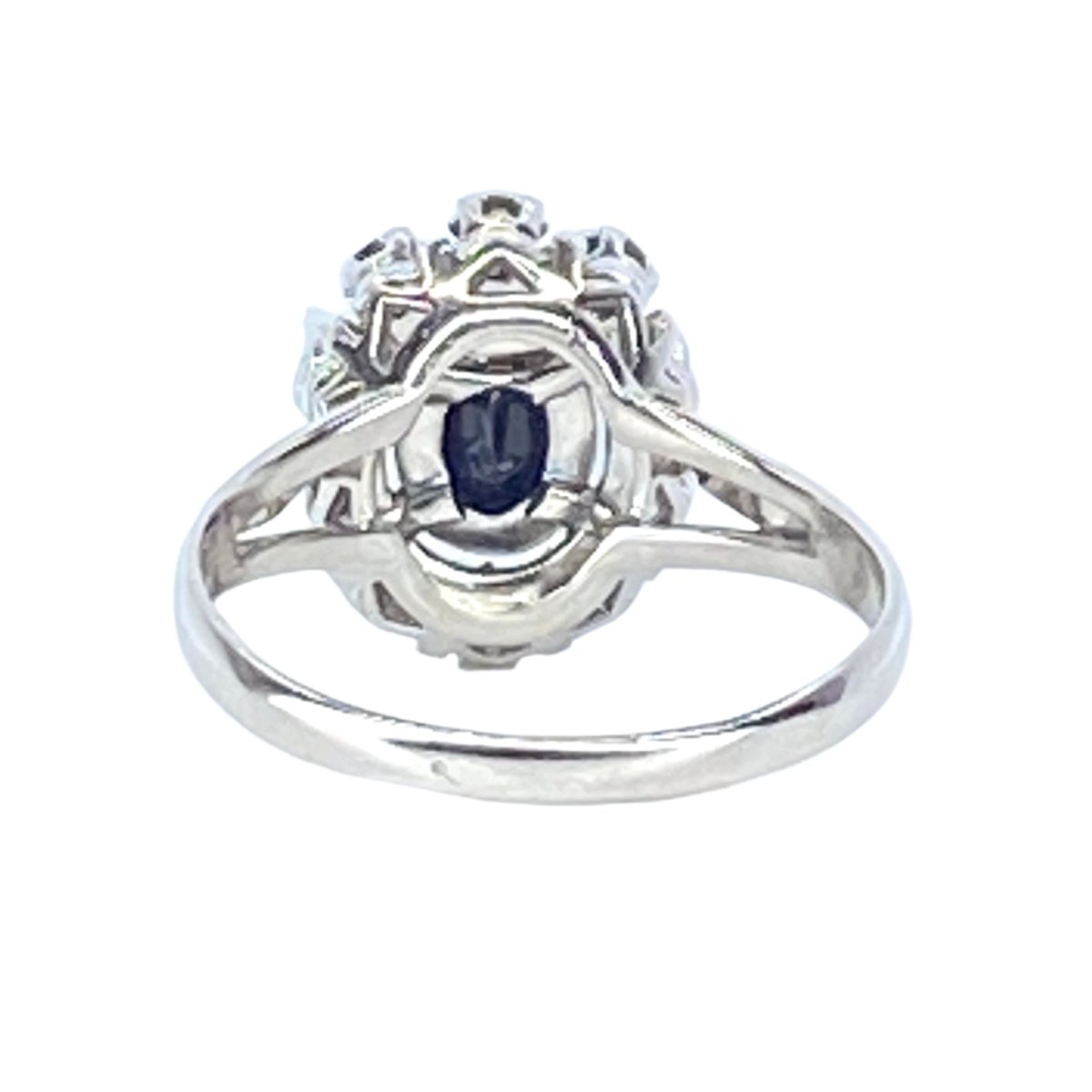 Bague en or blanc 18 carats, saphir et diamants - Castafiore
