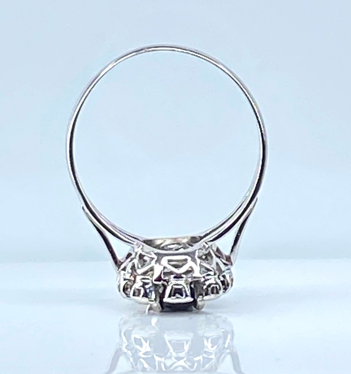 Bague en or blanc 18 carats, saphir et diamants - Castafiore