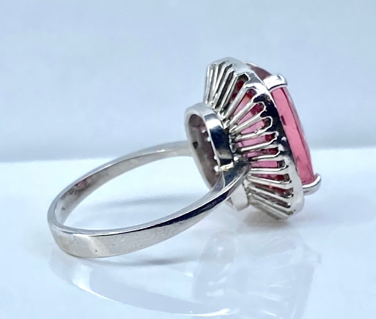 Bague en or blanc 18 carats, tourmaline rose et diamants - Castafiore