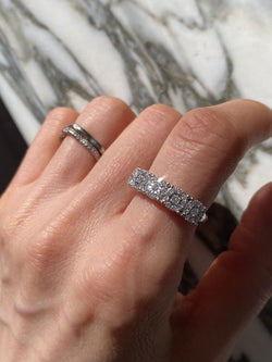 Bague en or blanc 18k sertie de 5 fleurs en diamants - Castafiore