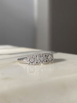 Bague en or blanc 18k sertie de 5 fleurs en diamants - Castafiore