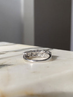 Bague en or blanc 18k sertie de 5 fleurs en diamants - Castafiore