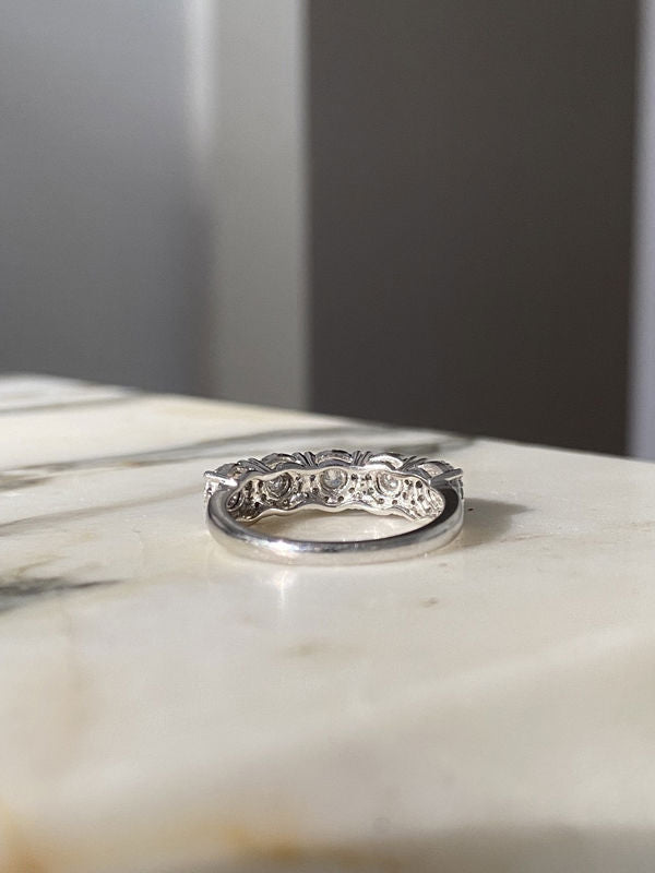 Bague en or blanc 18k sertie de 5 fleurs en diamants - Castafiore