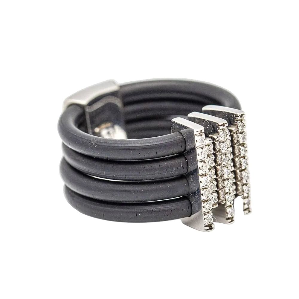 Bague en or blanc, caoutchouc et diamants - Castafiore